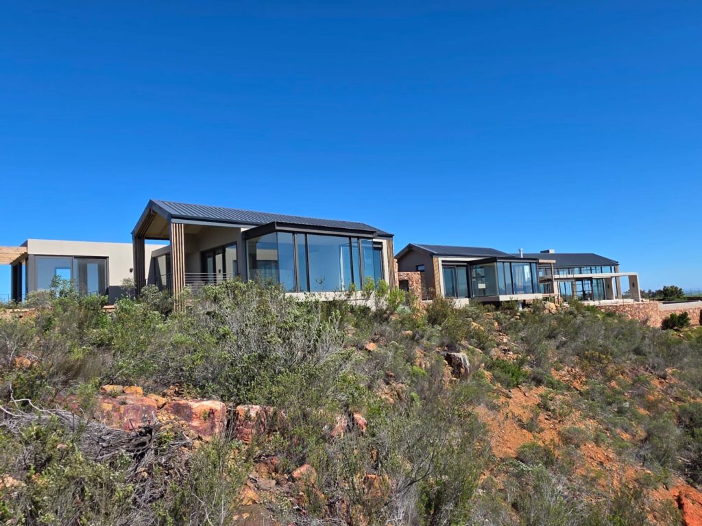 modern lodge build by geani gold in south africa